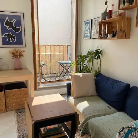 Quiet In Republique Apartment *