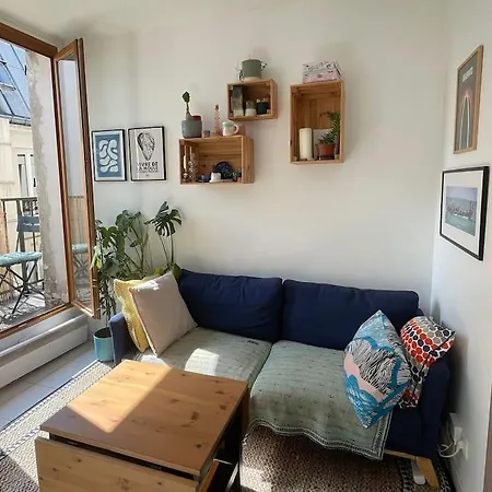 Quiet In Republique Apartment Paris